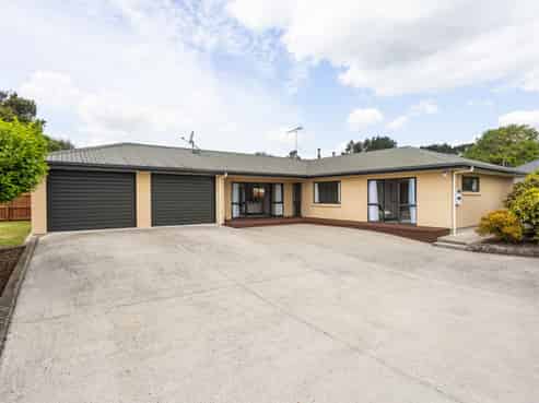 9A Pine Avenue, Bader