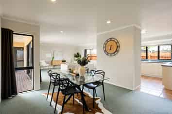 9A Pine Avenue, Bader