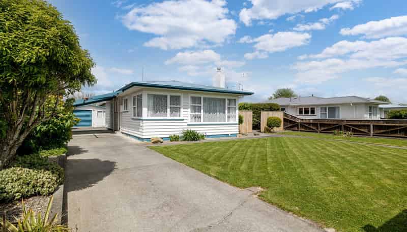 18 Abraham Crescent, Milson