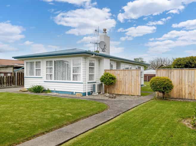 18 Abraham Crescent, Milson