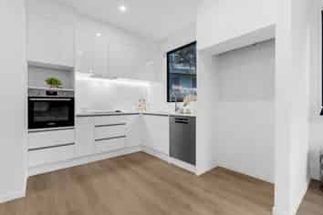 24B Zingaro Place, Massey