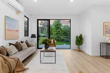 24B Zingaro Place, Massey