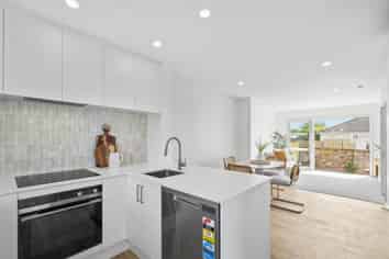 3/16 Bass Street, Woolston