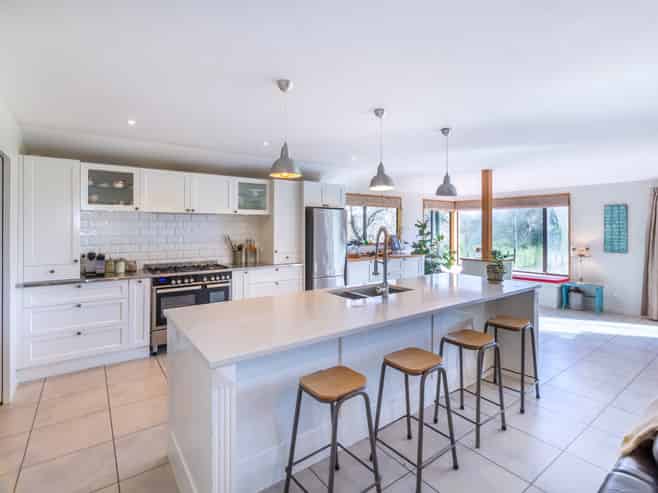 36 Summerhill Road, Cust