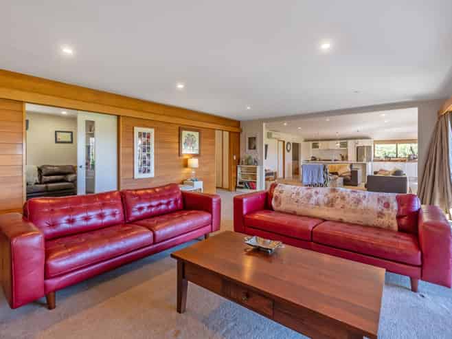 36 Summerhill Road, Cust