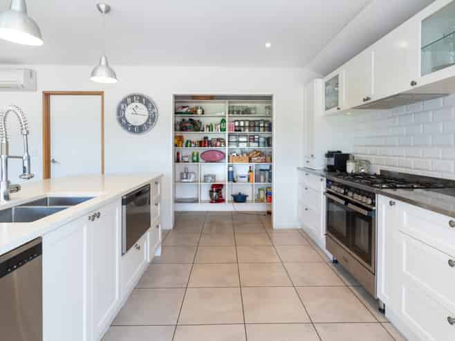 36 Summerhill Road, Cust