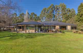 36 Summerhill Road, Cust
