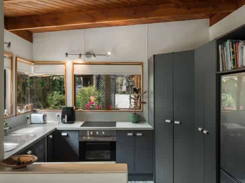 60 Victoria Street, Waikino