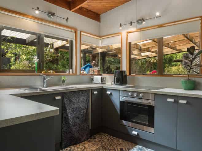 60 Victoria Street, Waikino