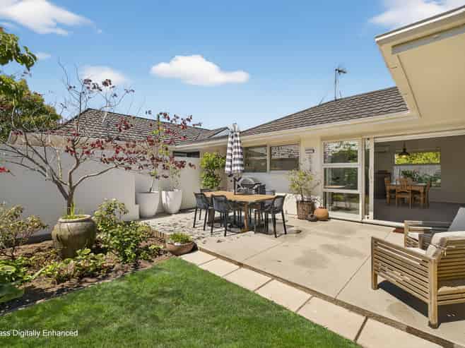 2/83 Winchester Street, Merivale