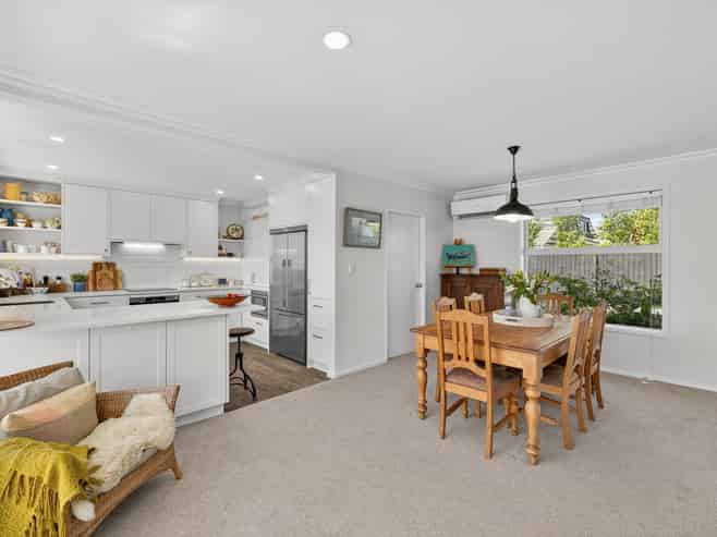 2/83 Winchester Street, Merivale