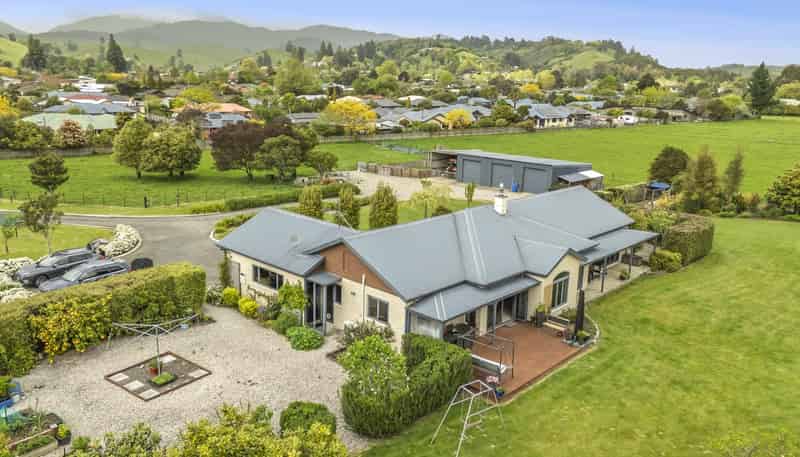 19 Whiting Drive, Wakefield