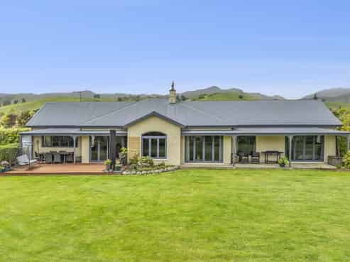 19 Whiting Drive, Wakefield