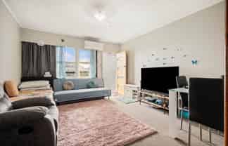 2/243A St George Street, Papatoetoe