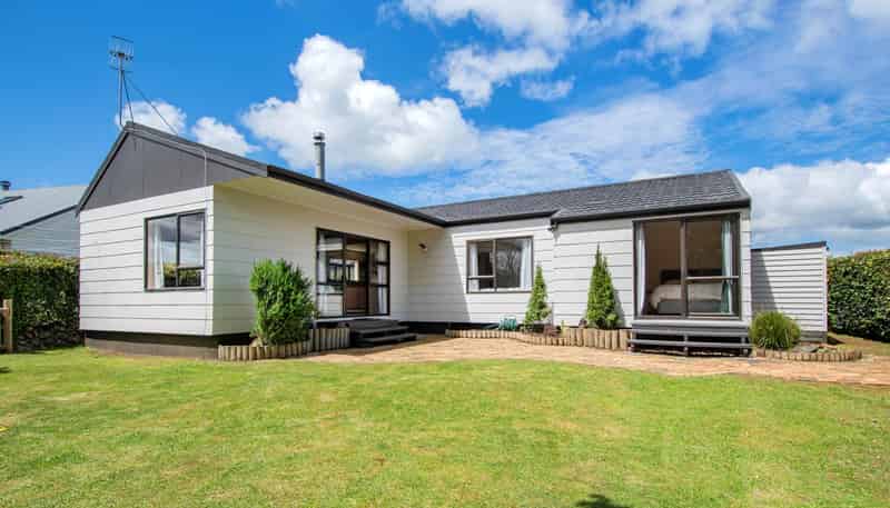 107 Alcoba Street, Kamo