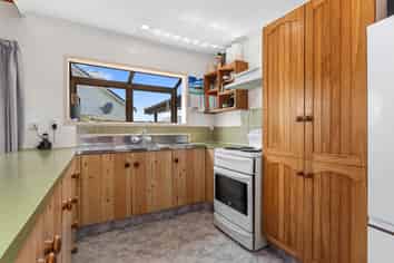 107 Alcoba Street, Kamo