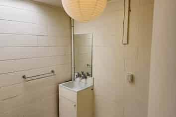 2/1 Corrella Road, Belmont