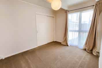 2/1 Corrella Road, Belmont