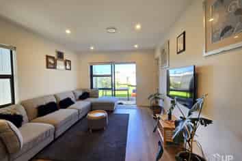 4 Coast Garden Drive, Hobsonville