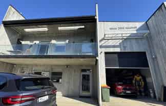 Fully Fenced Work & Live – Industrial Gem!