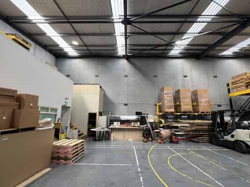 Fully Fenced Work & Live – Industrial Gem!