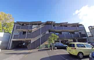 1/221-223 Dairy Flat Highway, Albany