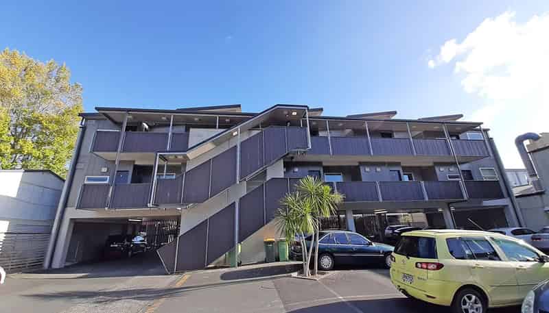 1/221-223 Dairy Flat Highway, Albany