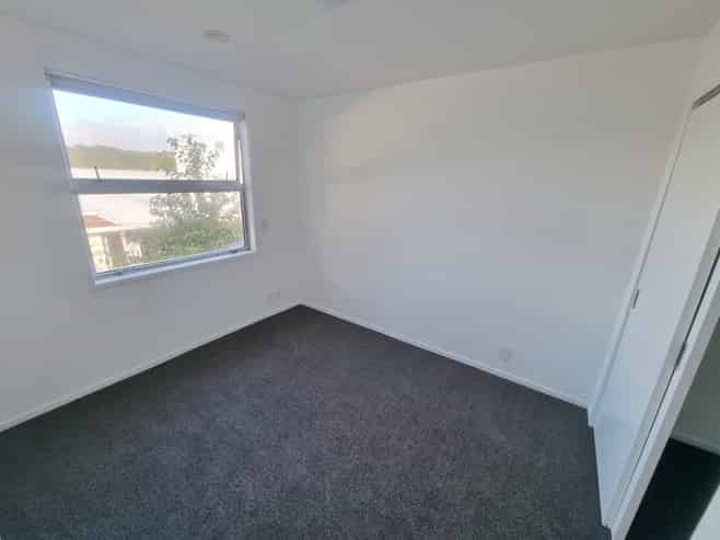 1/221-223 Dairy Flat Highway, Albany