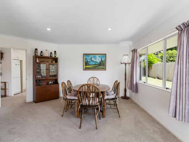 5 Stewart Gibson Place, Manurewa