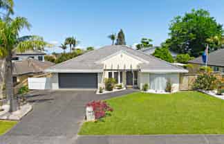 5 Stewart Gibson Place, Manurewa