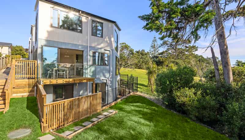 8/41 Seaside Avenue, Waterview