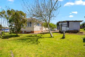 12 Derrett Place, Mangere Bridge