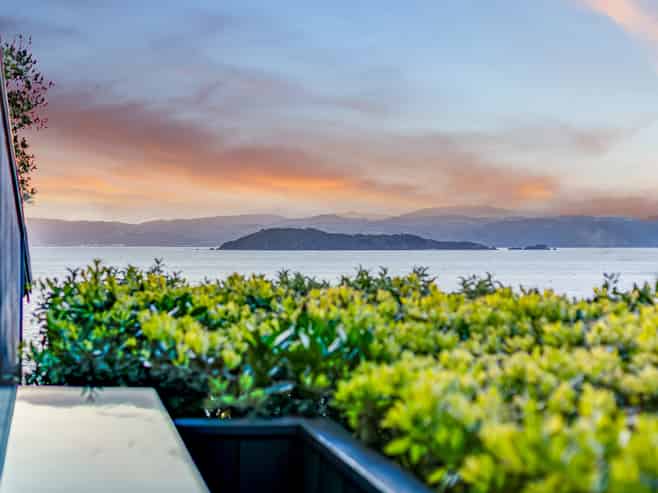 316 Marine Drive, York Bay, Eastbourne