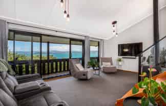 316 Marine Drive, York Bay, Eastbourne