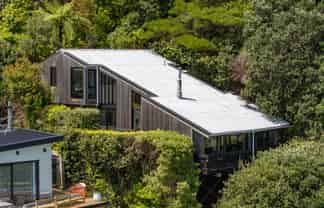 316 Marine Drive, York Bay, Eastbourne