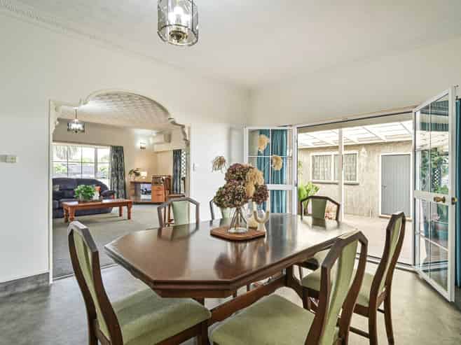 910 Collinge Road, Mayfair