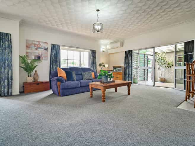 910 Collinge Road, Mayfair