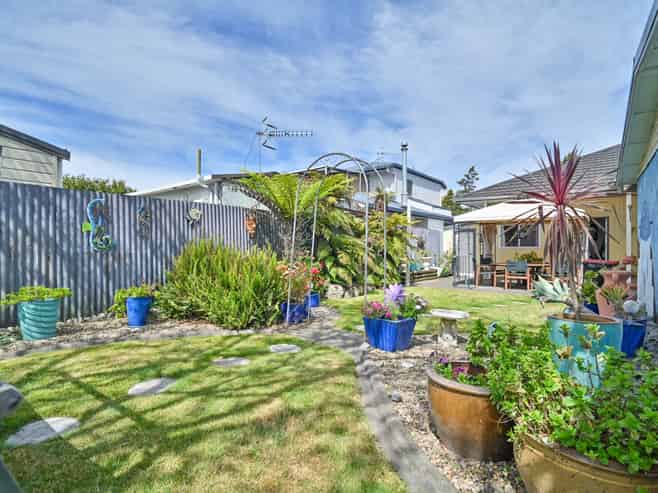 910 Collinge Road, Mayfair