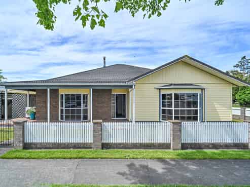 910 Collinge Road, Mayfair