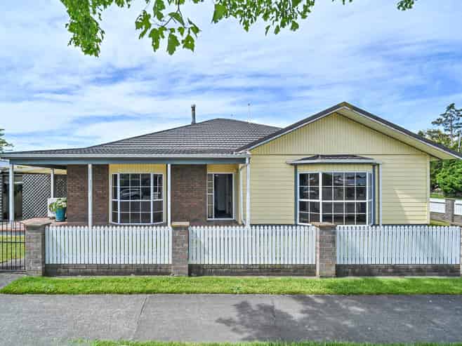 910 Collinge Road, Mayfair