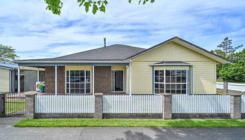 910 Collinge Road, Mayfair