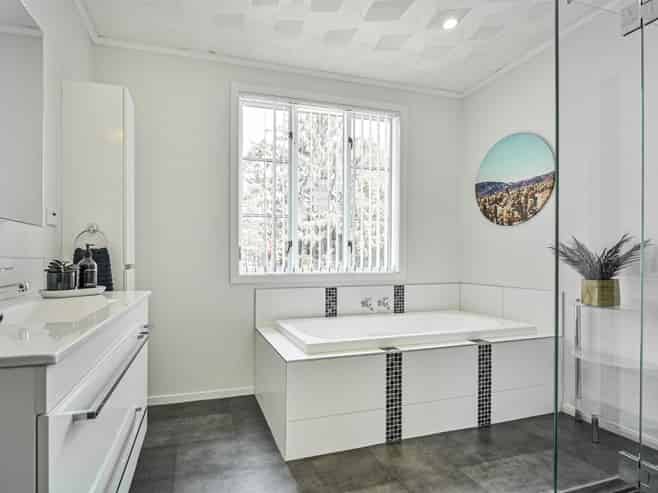 910 Collinge Road, Mayfair