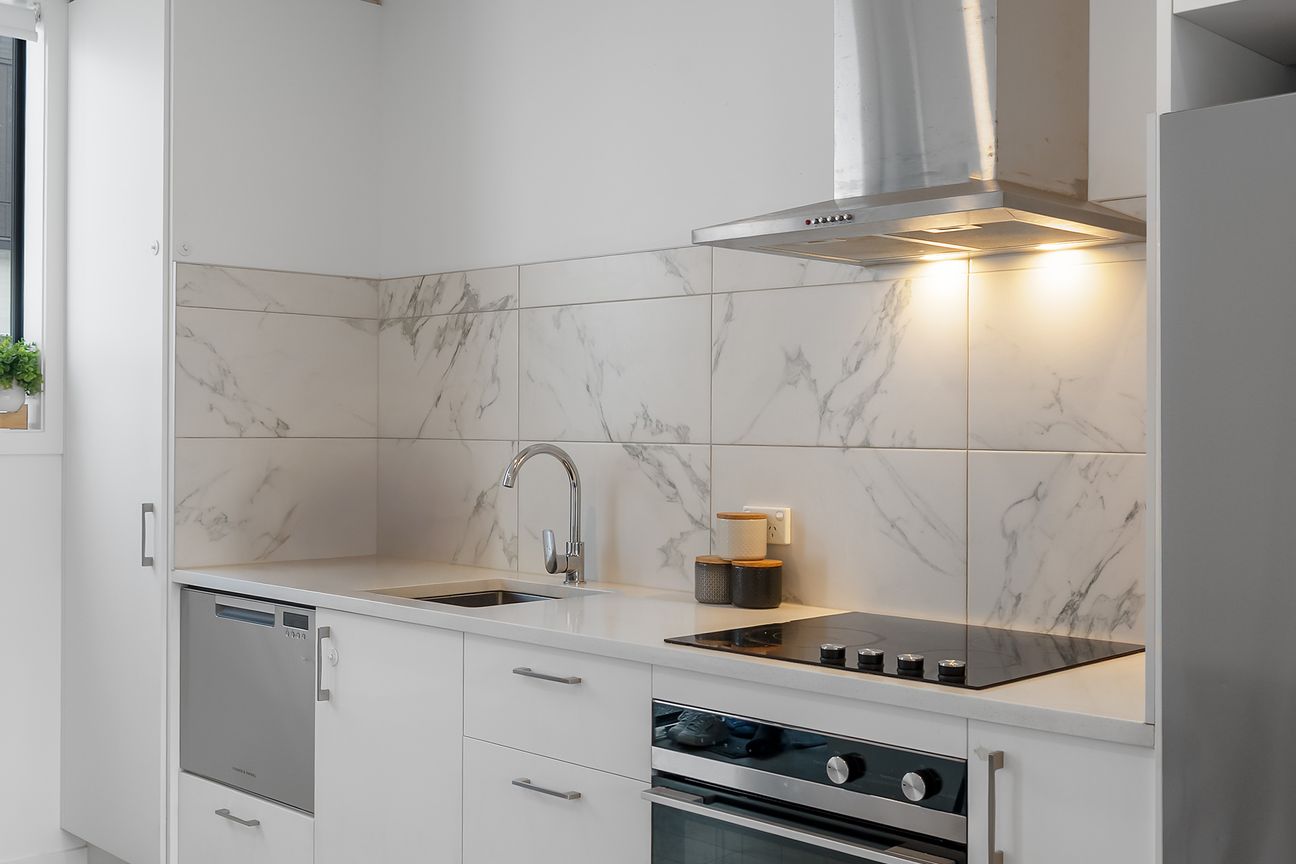 Modern Townhouse with 2 Bathrooms + Carpark - Mehr