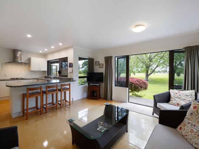 8A Rimmington Drive, Hamilton Lake