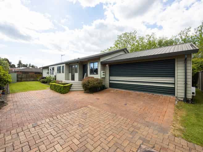 8A Rimmington Drive, Hamilton Lake