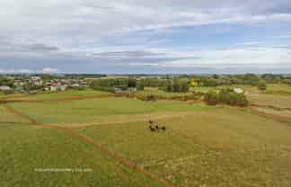 68 Cemetery Road, Sanson