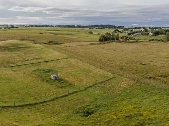 68 Cemetery Road, Sanson