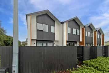 4/140 Saint Albans Street, Saint Albans