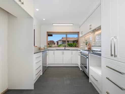 3 Cathray Place, Matua