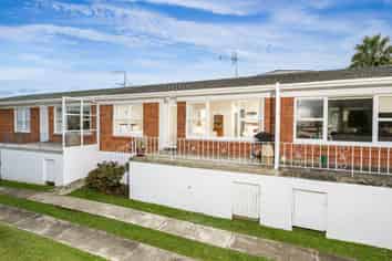 3/174 East Coast Road, Milford